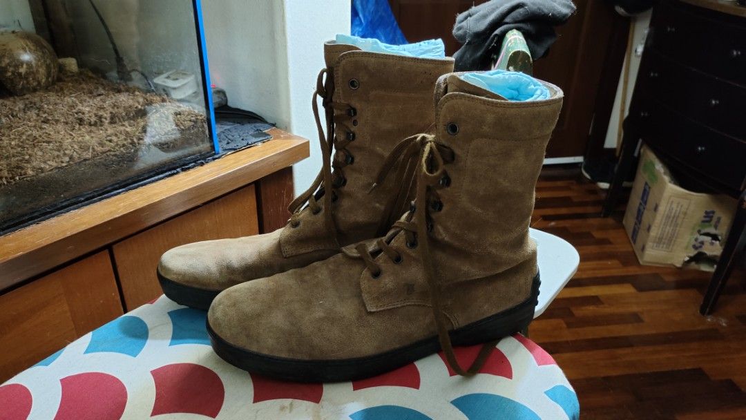 Tod's boot, Men's Fashion, Footwear, Boots on Carousell