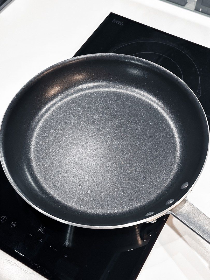 Tramontina Professional Fusion 12 in Fry Pan - Aluminum