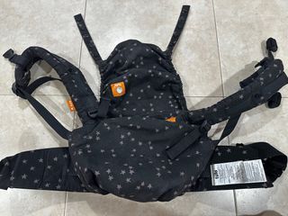 Tula Baby Carrier - FTG (black with ⭐️)