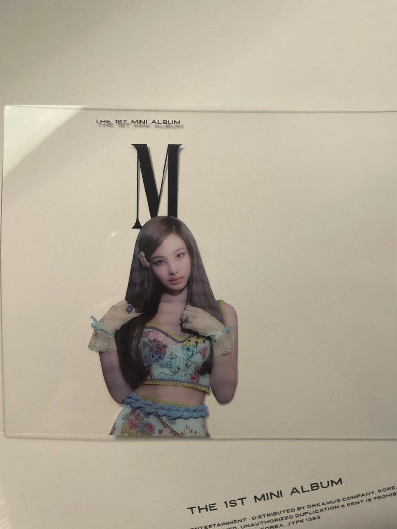 TWICE Nayeon 娜璉 Solo Poster & 透卡, 興趣及遊戲, 收藏品及紀念品, 韓流 - Carousell