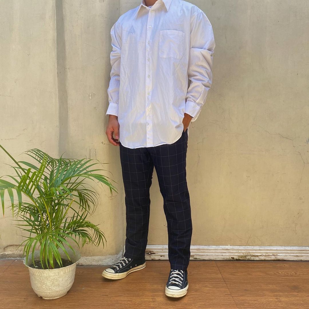 van heusen satin stripe dress shirt Van Heusen Satin Stripe White Regular Fit Long Sleeve Polo, Men's Fashion,  Tops & Sets, Formal Shirts on Carousell