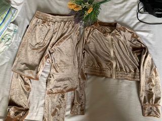 (Category: ) located in . Submitted by modelrunway (Listing ID 1232522617, Image 1). Description: .