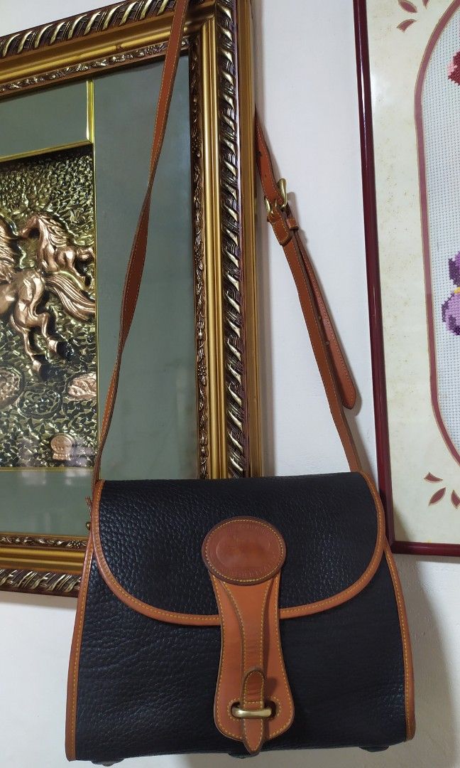 Dooney and bourke essex bag store