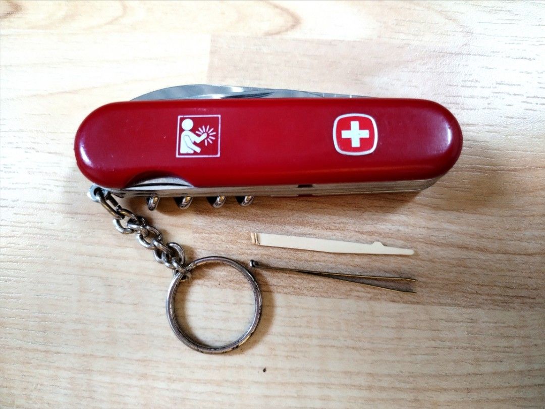 Wenger Forester left handed rare Sports Equipment Hiking