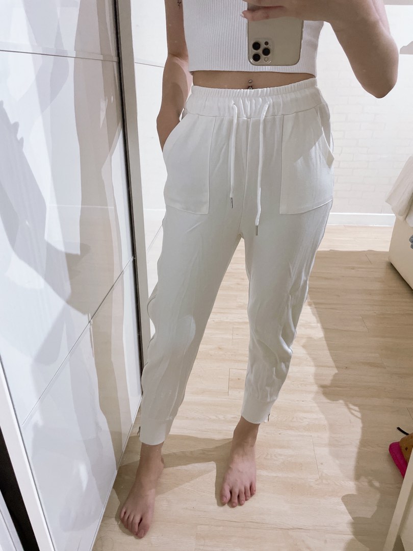 White Sweatpants, Women's Fashion, Bottoms, Other Bottoms on Carousell