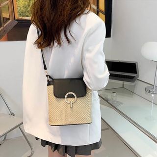 (Category: ) located in . Submitted by trendy98 (Listing ID 1228809664, Image 1). Description: .