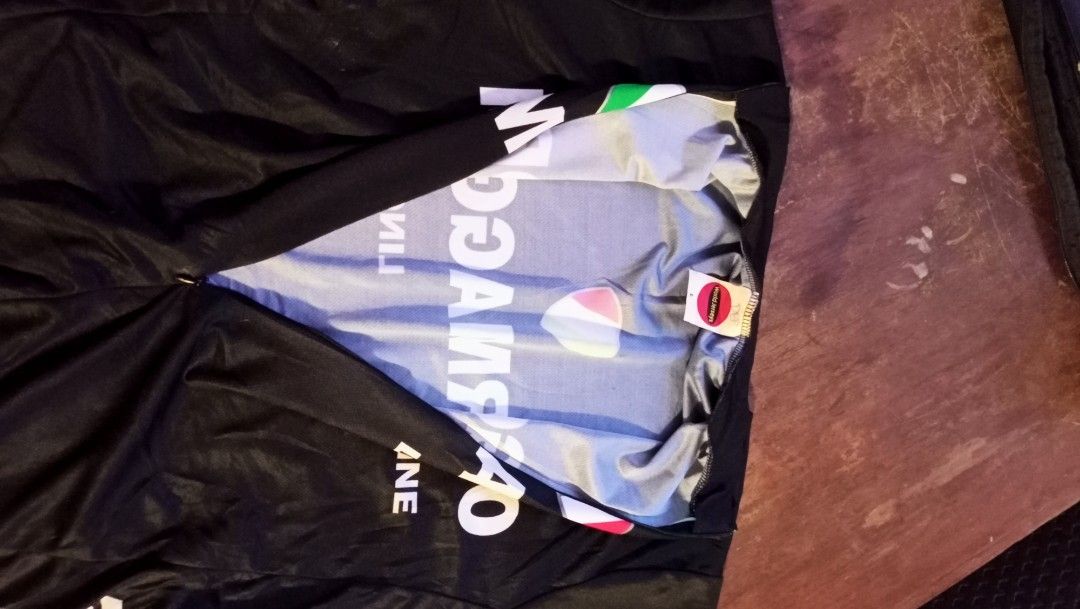 World jerseys mens L Formaggio 1968 retro (Category: Bicycles) located in Malabon City. Submitted by karlovizu (Listing ID 1232662010, Image 2). Description: World jerseys L Formaggio 1968 retro road bike jersey malabon meet.