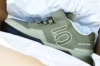5.10 Kestrel Lace (US 9.5/UK 9) clip-in MTB shoes.