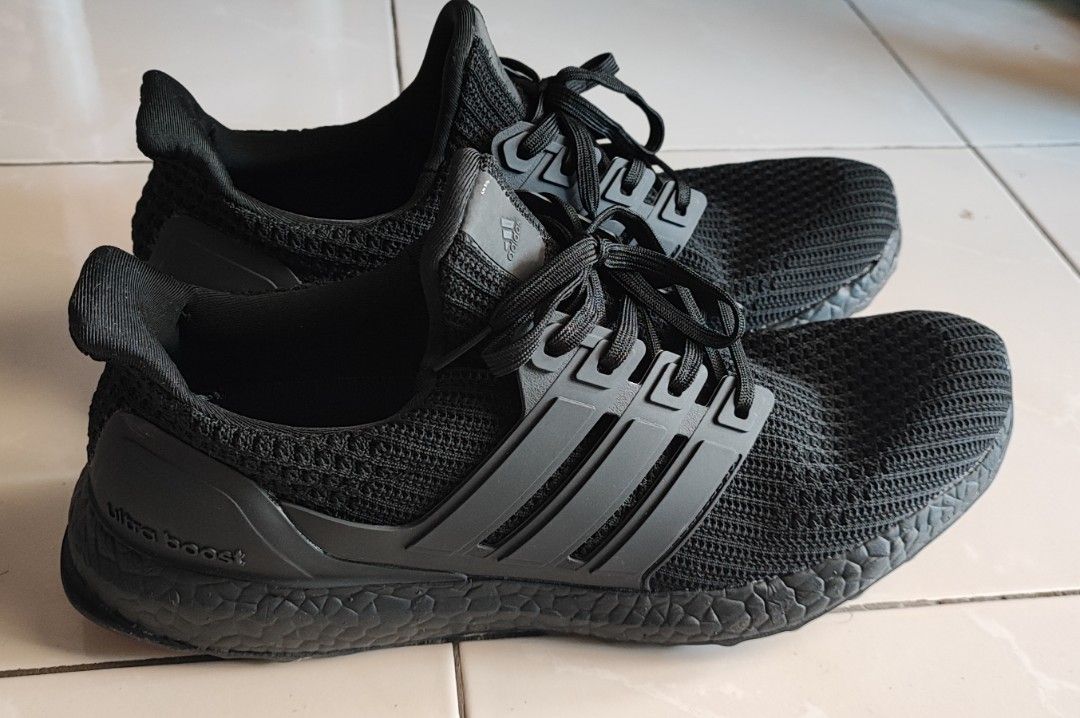 Ultra boost pure black top