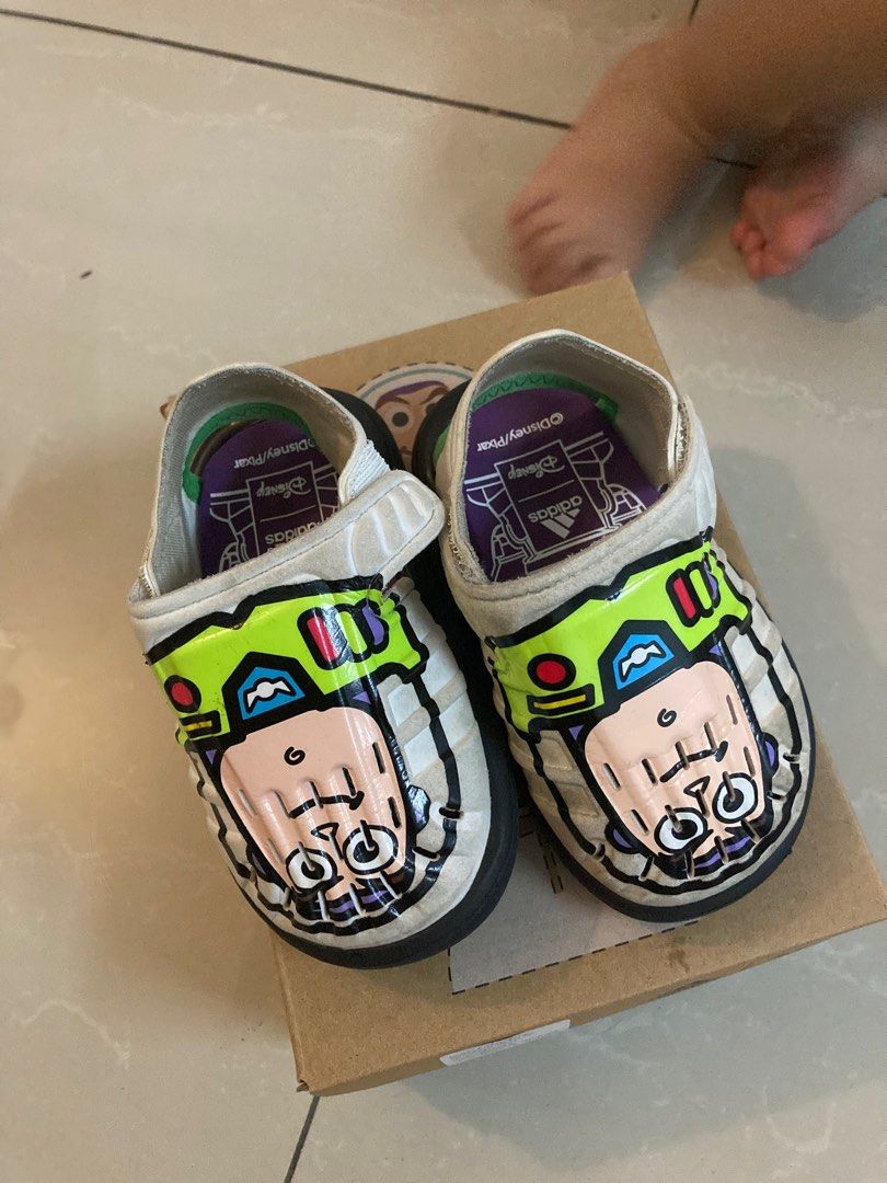 buzz adidas