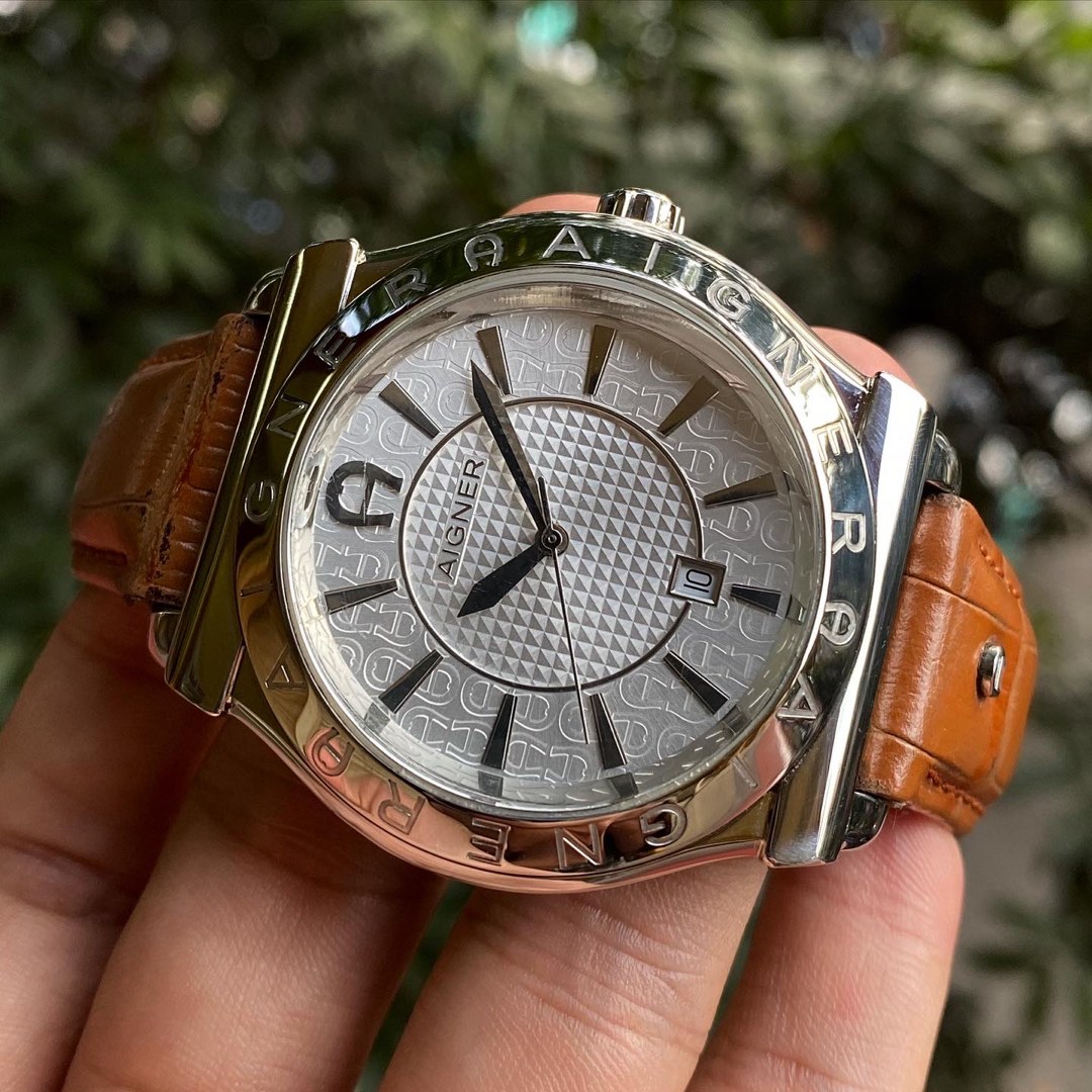 Aigner a24100 hot sale