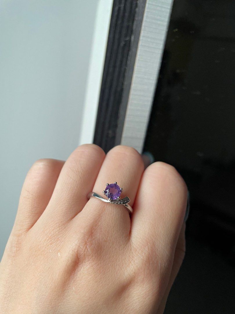 Adjustable top amethyst ring