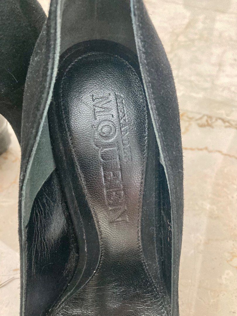 Authentic ALEXANDER MCQUEEN black suede peep toe heels Luxury