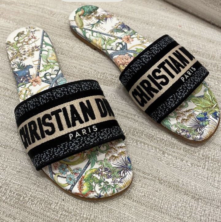 Dior dway slides, Bulletin Board, Preorders on Carousell