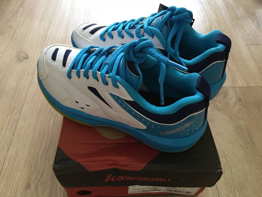 Badminton shoes below top 5