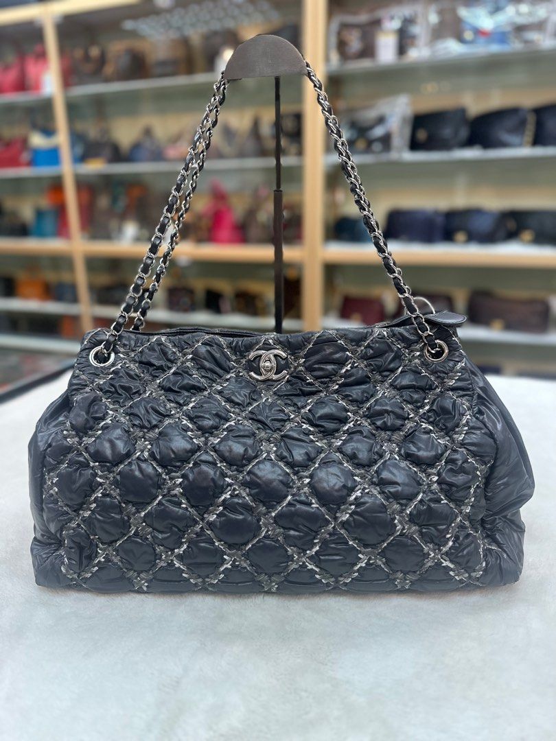 Chanel Tweed On Square Stitch Bubble Bag - Vintage Lux