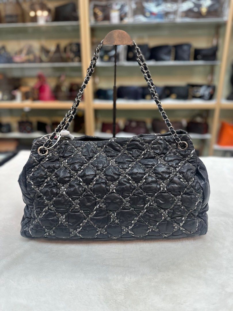 Chanel Tweed On Square Stitch Bubble Bag - Vintage Lux