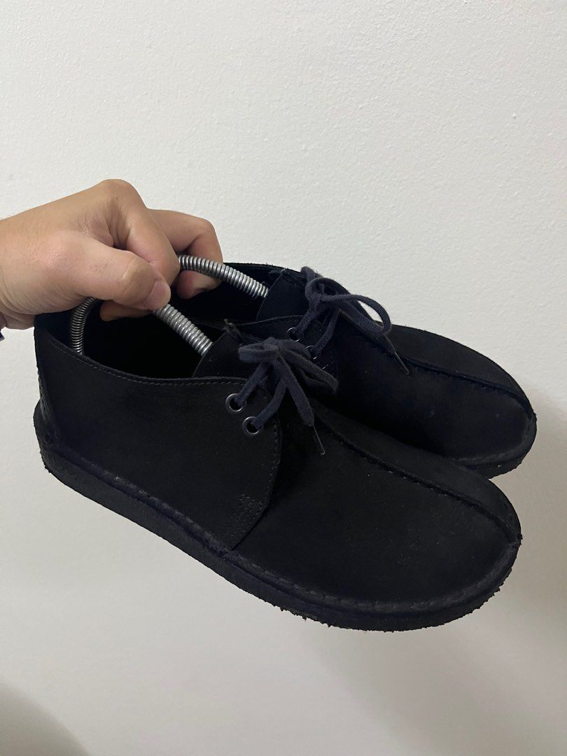All black discount clarks