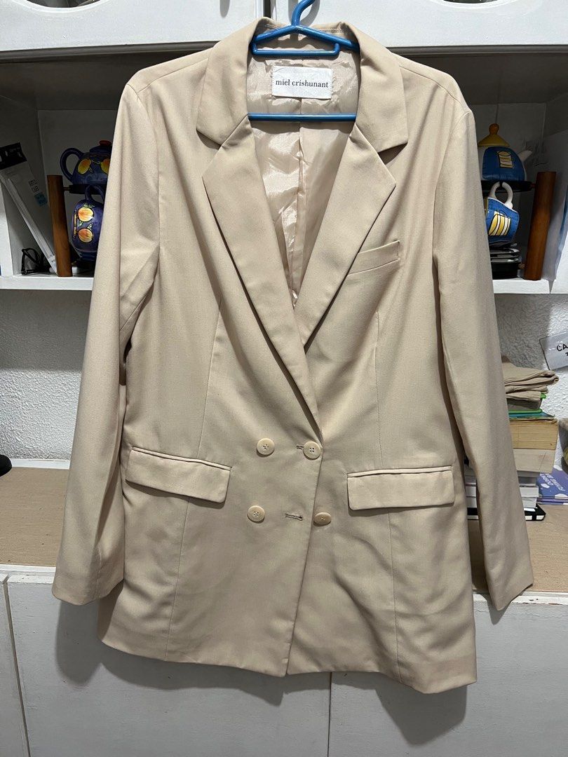 Cream Blazer, Women's Fashion, Coats, Jackets and Outerwear on Carousell