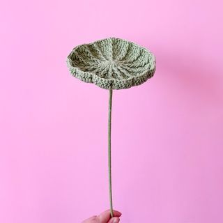 Crocheted Single Flower Waterlilly