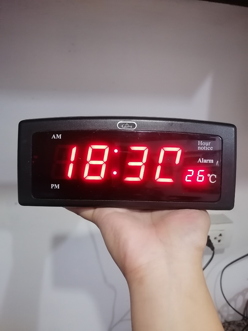 digital-clock-on-carousell