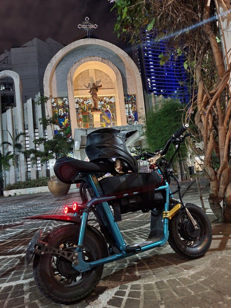 Fiido Q1 ebike (Category: Body Parts and Accessories) located in Manila. Submitted by sandrooo (Listing ID 1232719722, Image 3). Description: Selling Fiido Q1 Blue Pit Viper Custom Frame and seat custom original Odi Rogue (Silver) Enve hdh carbon handlebar Thompson elite stem chrome Titanium fork Cane creek OS headset Magura Mt8 pro lever 2- Magura SL.2 Rotor 180mm Magura Trail Carbon Caliper Titanium bolts Original matris steering damper with br