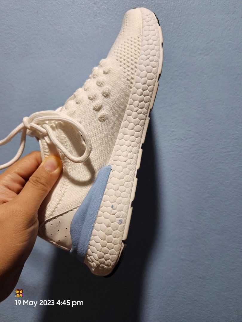 Fila (Category: Sneakers) located in Manila. Submitted by 3es.m (Listing ID 1232748152, Image 3). Description: -bought at tagaytay May 12 2023 - used once May 14 (mother's day).