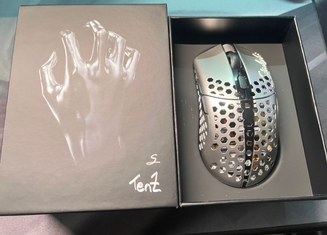 Finalmouse Starlight Pro Tenz 超輕量無線滑鼠(S) （滾輪有問題