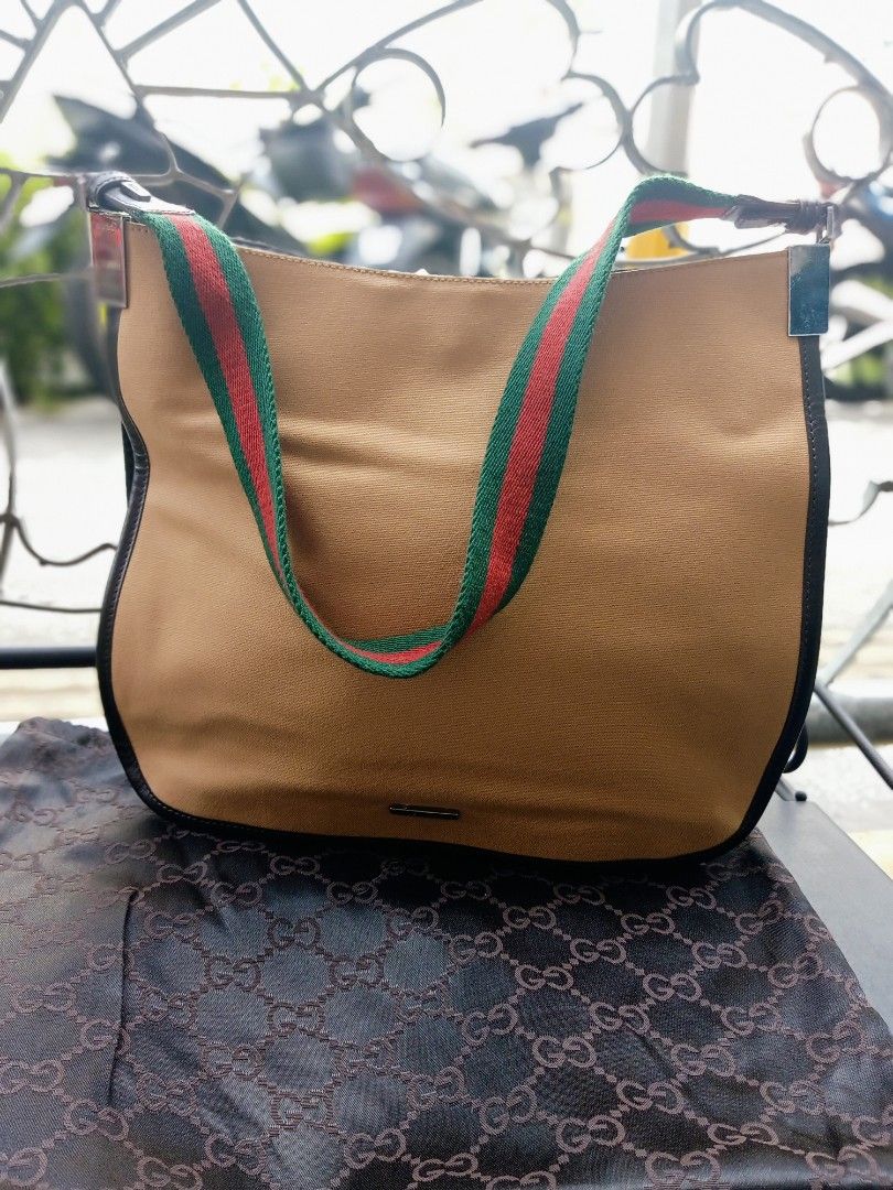 Gucci one deals strap bag