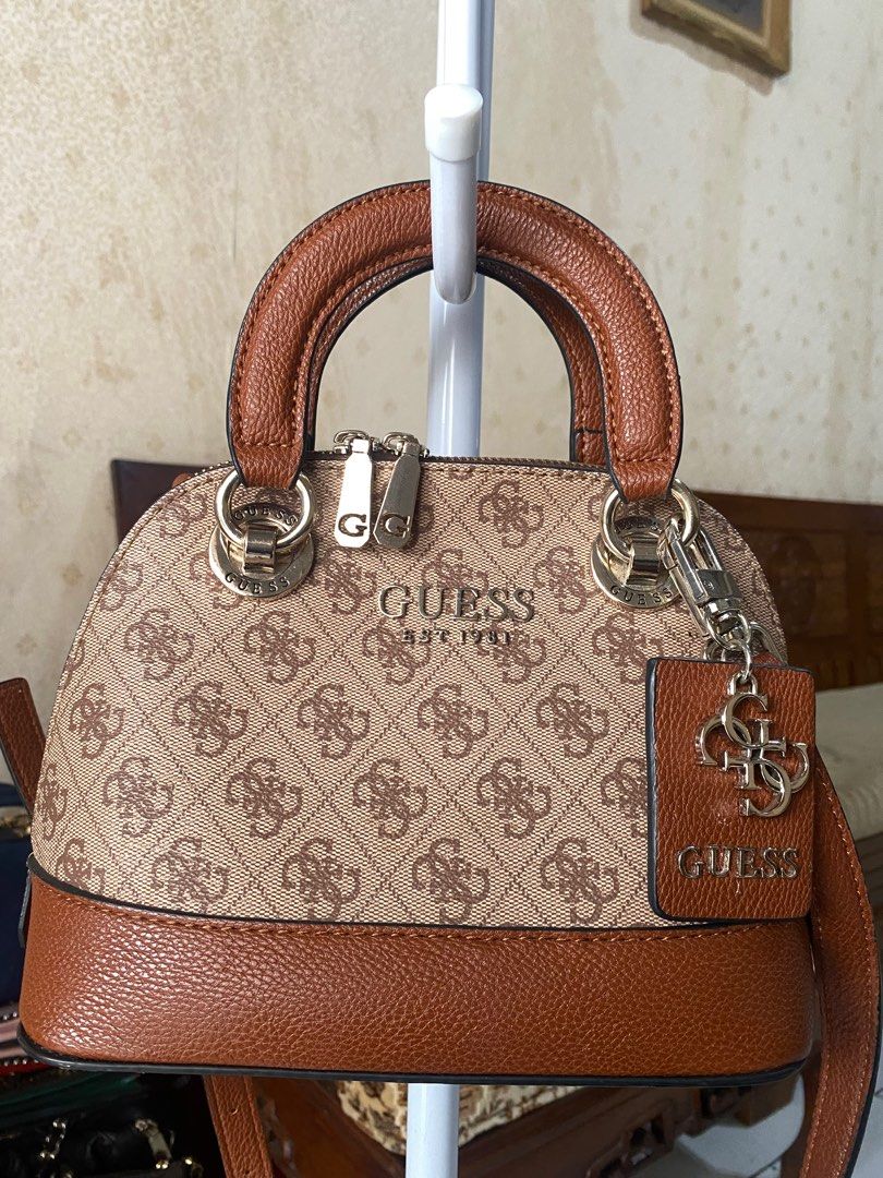 Strand bag outlet guess