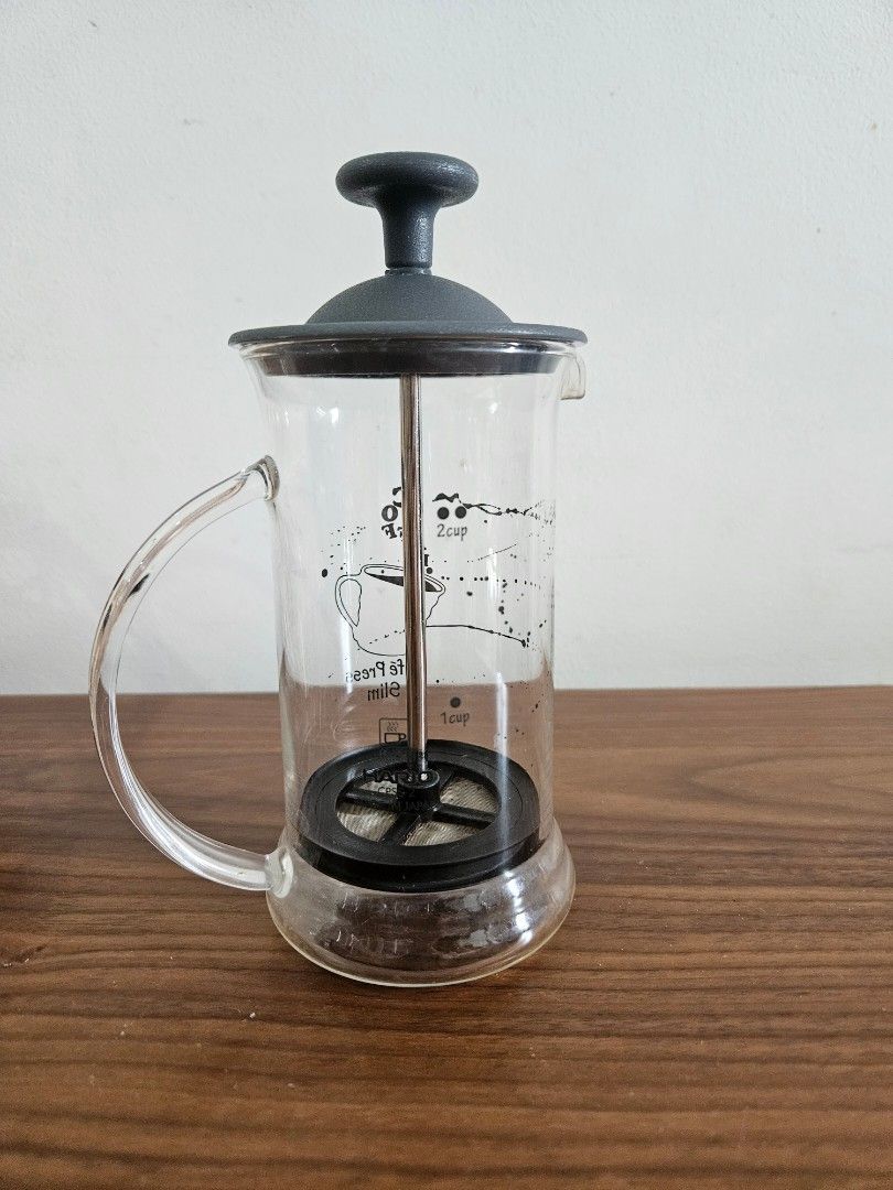 Hario coffee press (Category: Coffee & Tea Tableware) located in Manila. Submitted by iamalody (Listing ID 1232688369, Image 1). Description: Coffee slim press barely use.