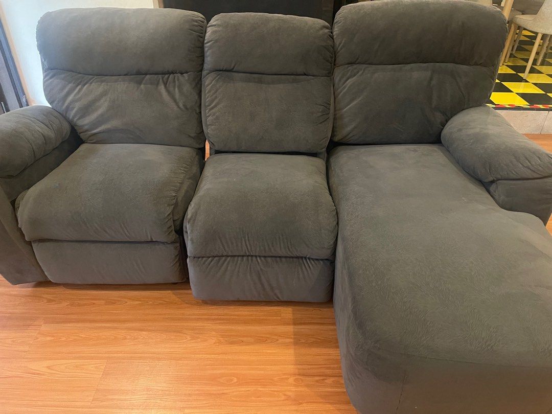 Jual murah Sofa 3 seat L bekas cheers informa sudah ganti kulit tapi