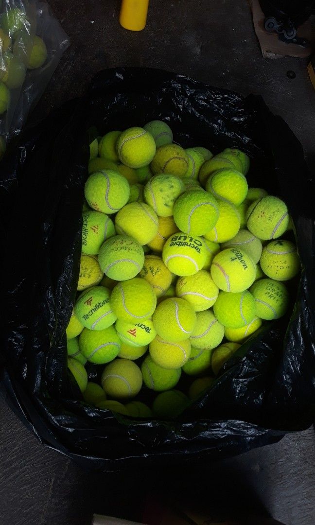 Lawn tennis training balls, Sports Equipment, Other Sports Equipment