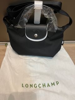 Longchamp le pliage neo top hand bag in Small size, Women's Fashion, Bags &  Wallets, Cross-body Bags on Carousell