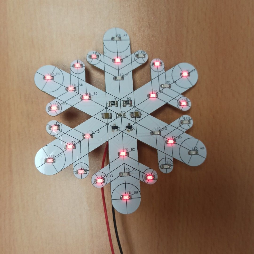 LED blinking snowflake, Hobbies & Toys, Toys & Games on Carousell