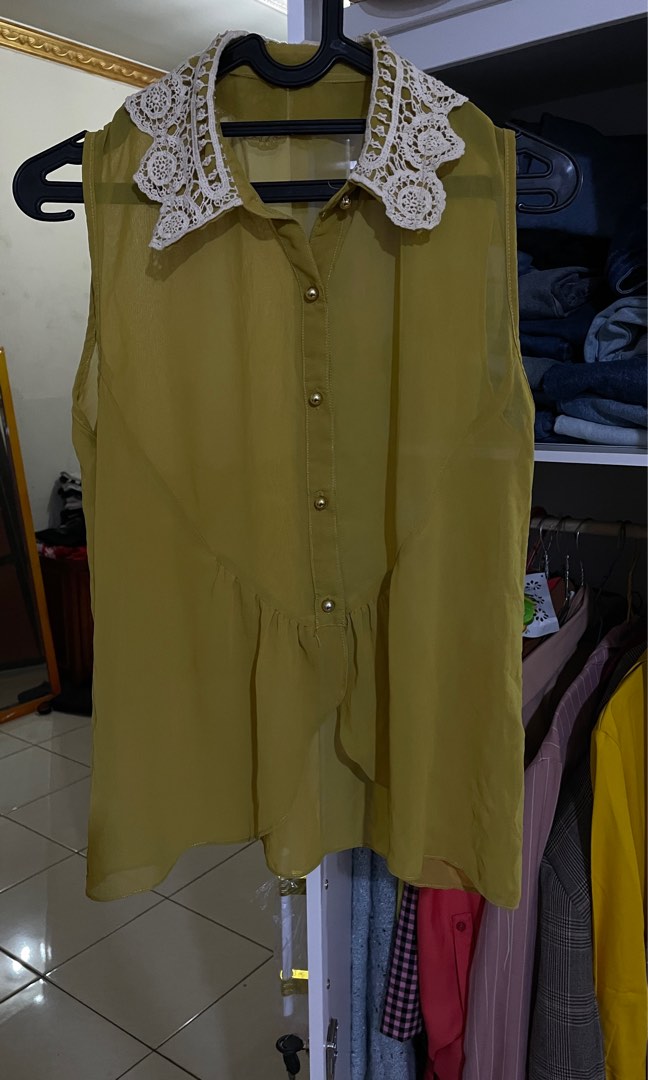 Lime top, Fesyen Wanita, Pakaian Wanita, Atasan di Carousell