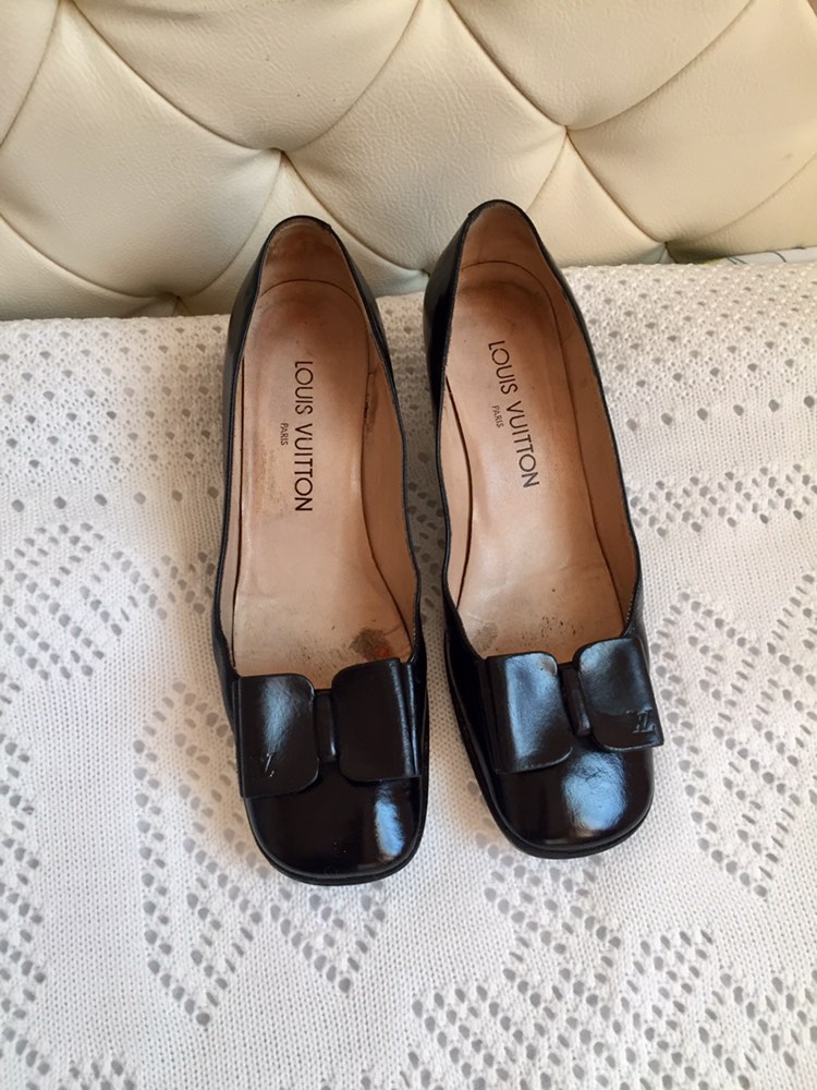 Authentic Louis Vuitton shoes women Size 36 1/2. Louis Vuitton Heels