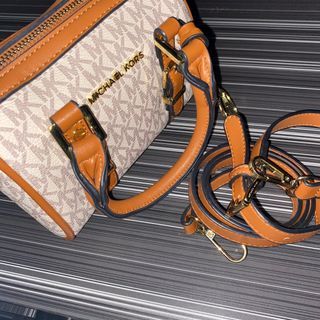 Michael Kors Bedford Gusset Leather Cross-body Bag in Orange