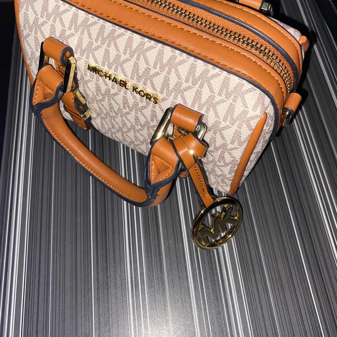 Michael Kors Bedford Legacy Duffle Crossbody Bag, Women's Fashion, Bags