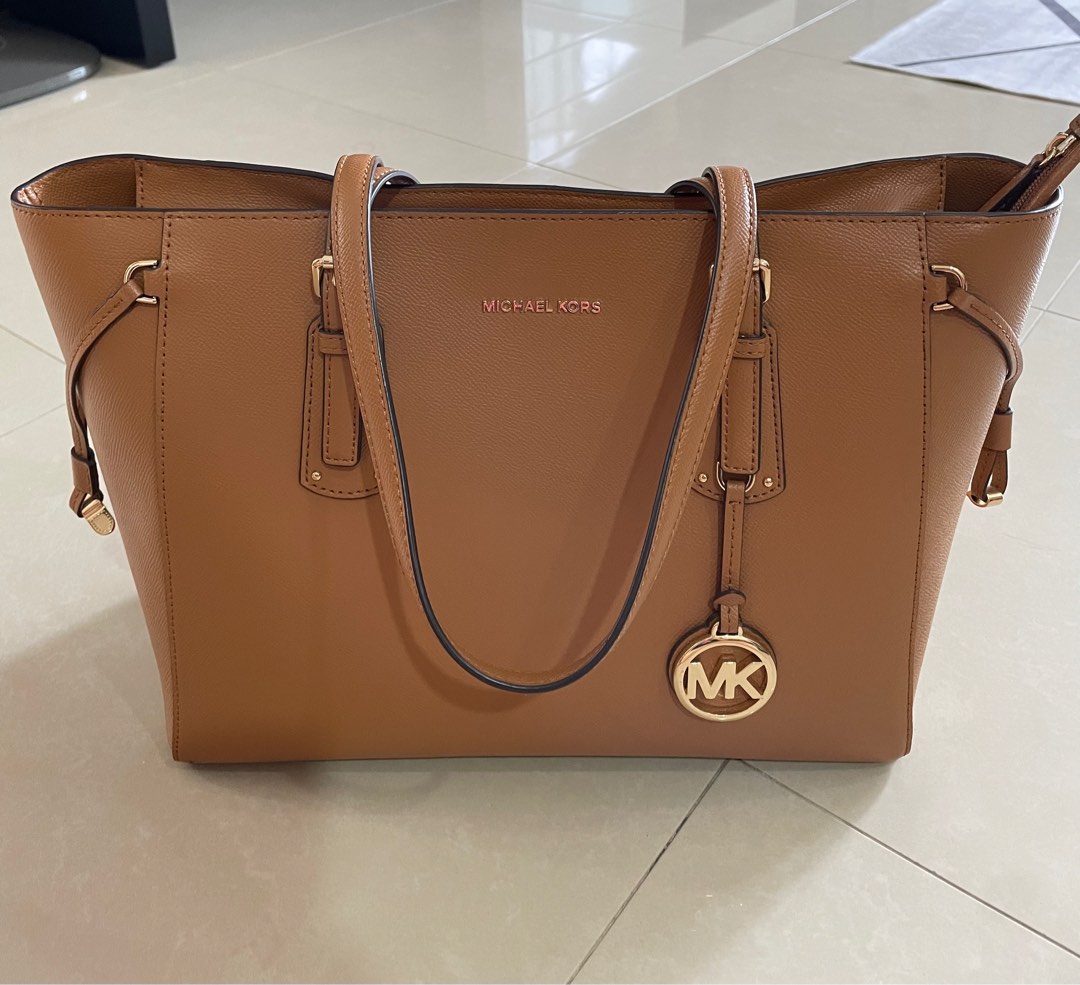 Michael Kors Voyager Medium Crossgrain Leather Tote Bag