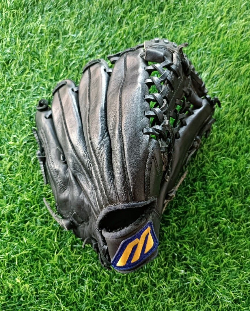 Mizuno world win 14 softball glove hotsell