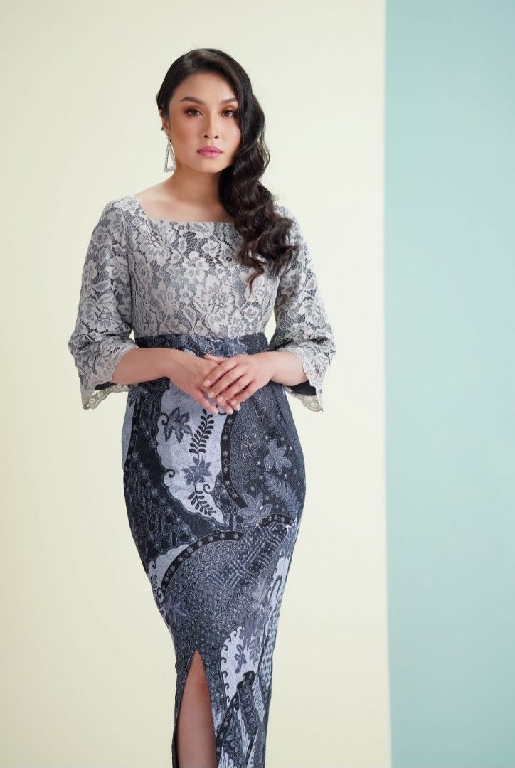MNQN LEIA LACE BATIK DRESS