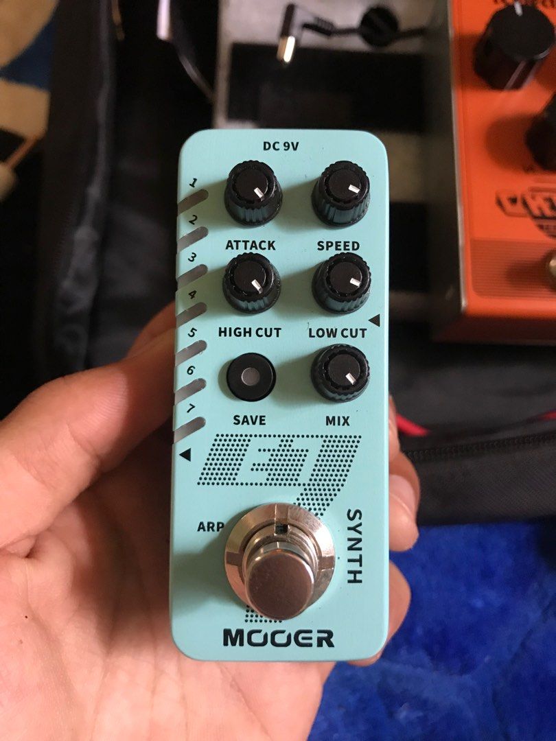 Mooer E7 polyphonic Guitar Synth Pedal Hobbies Toys Music
