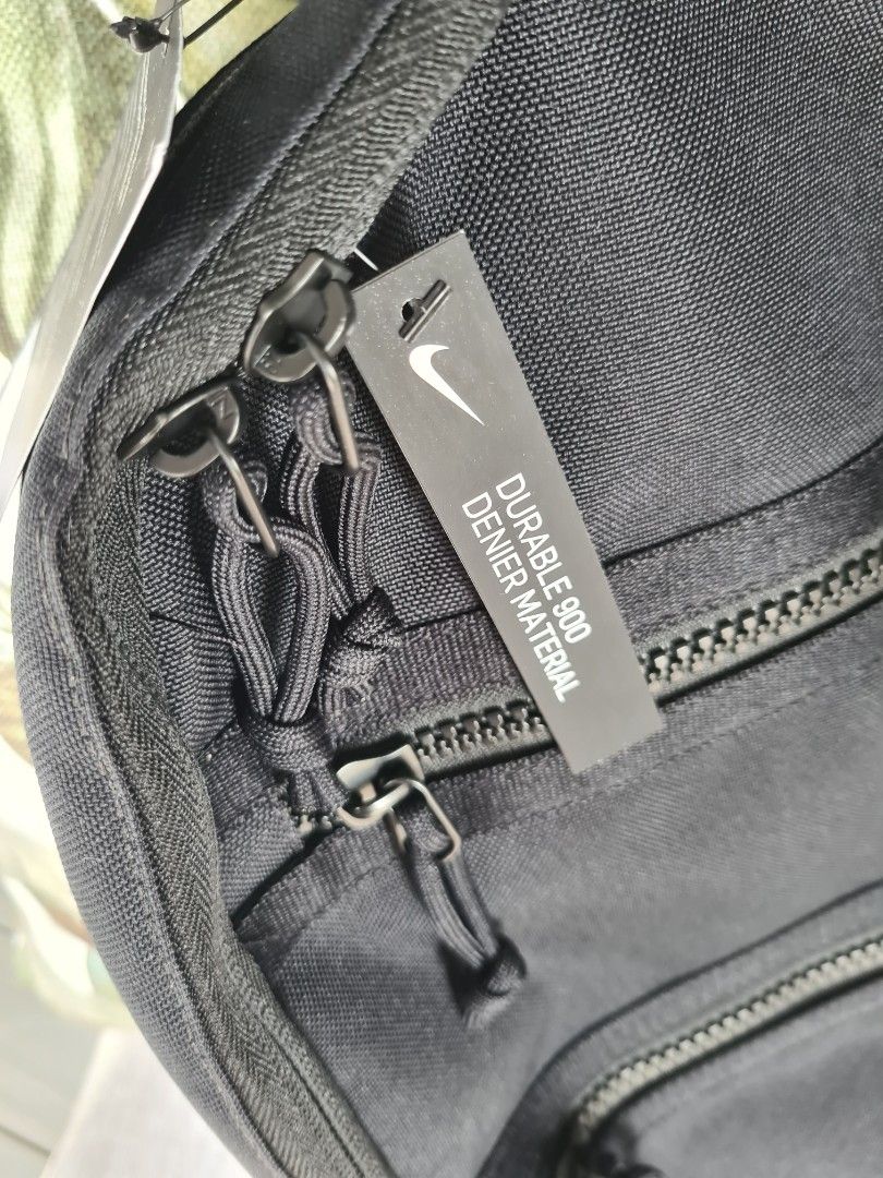 nike backpack laptop compartment