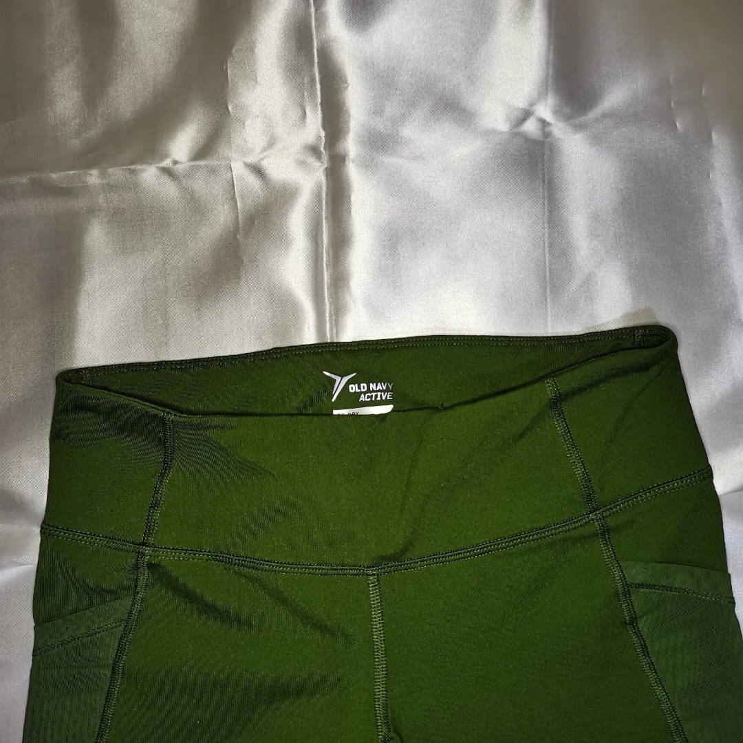 Old Navy mid rise leggings, Women's Fashion, Bottoms, Other Bottoms on  Carousell