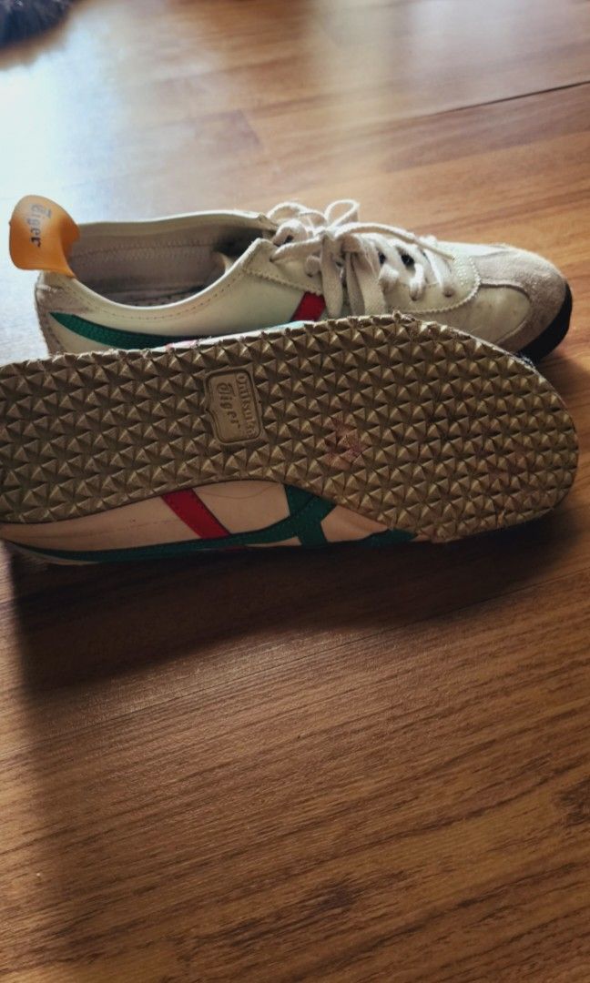 Onitsuka tiger (Category: Shoe inserts & accessories) located in Singapore. Submitted by fiq45 (Listing ID 1232730971, Image 2). Description: still in good condition size us 7..