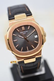 PATEK PHILIPPE NAUTILUS 40mm ROSE GOLD IN LEATHER STRAP AUTOMATIC 5711R (MINT)
