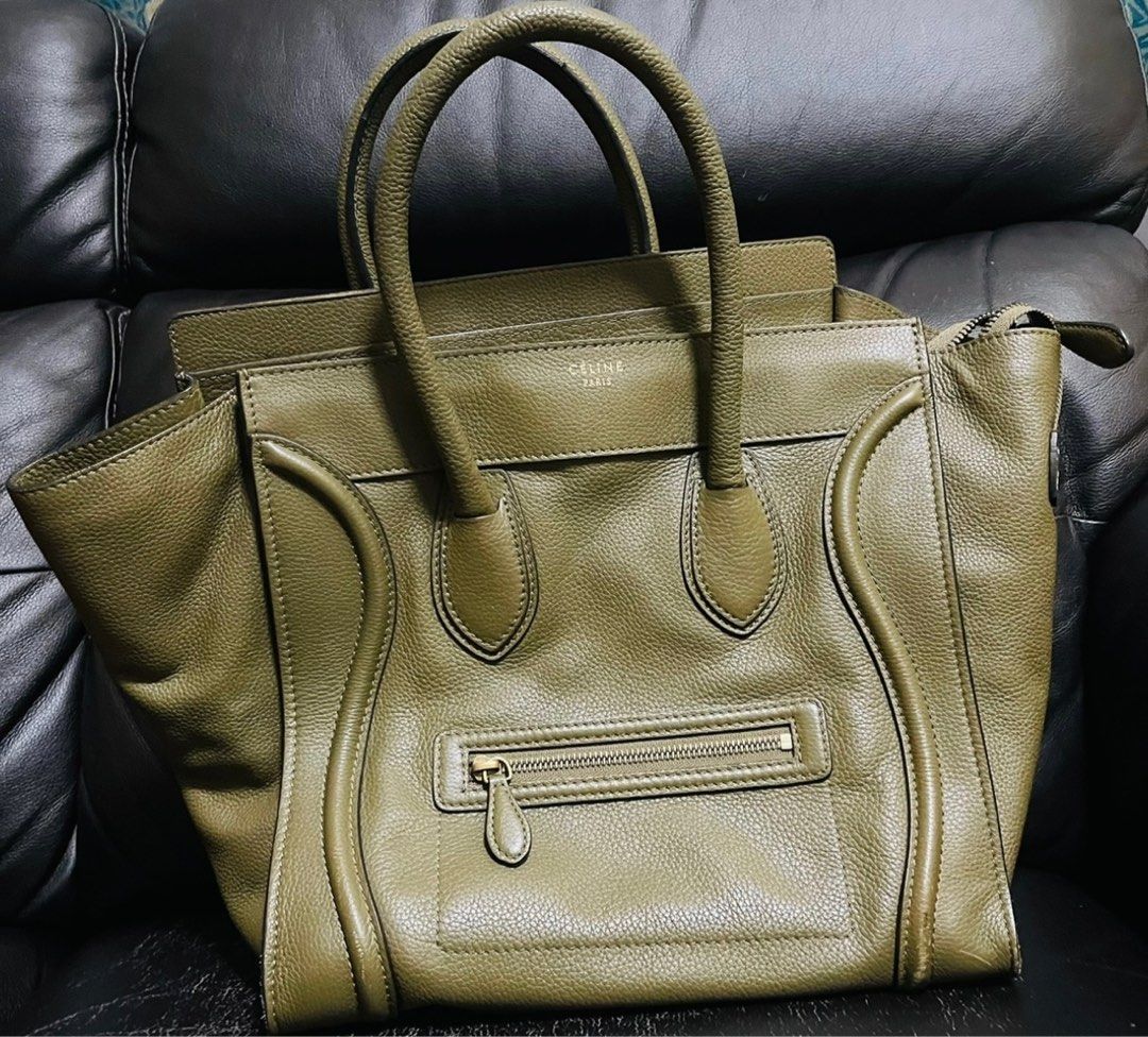 RAMADHAN & RAYA PROMO! Authentic Celine Luggage Bag in Good Condition (Category: Tote Bags) located in Sungai Buloh. Submitted by closet_by_azalea (Listing ID 1216169026, Image 3). Description: Authentic Celine luggage bag for sale. Good condition. 3 to 4 times installment accepted..