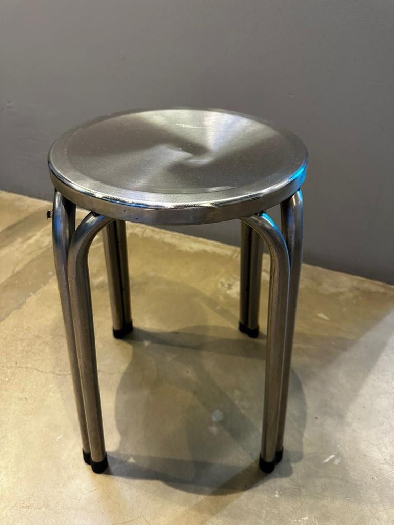 Steel chair store round
