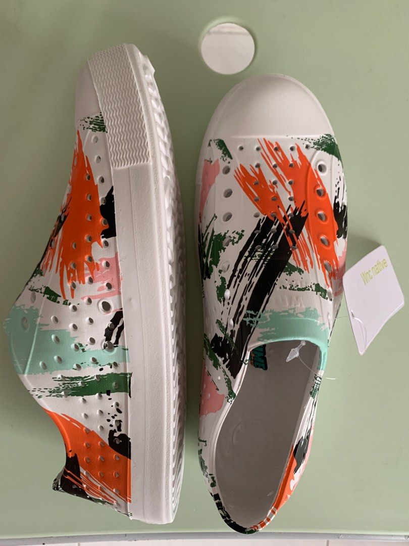 Rubber paint for shoes store